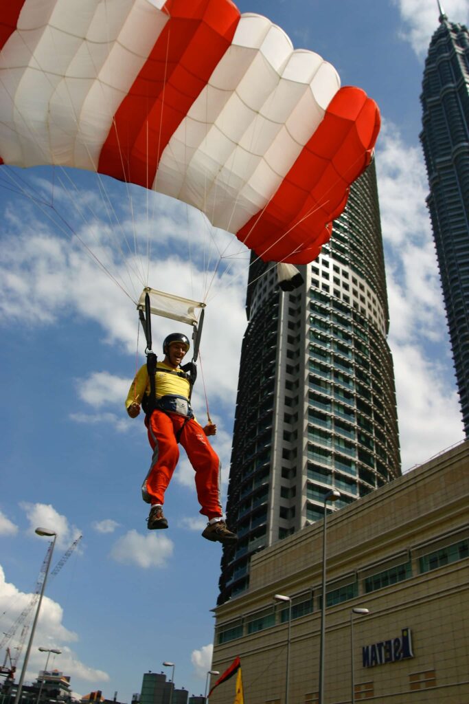 Jürgen Mennel Landing Chute